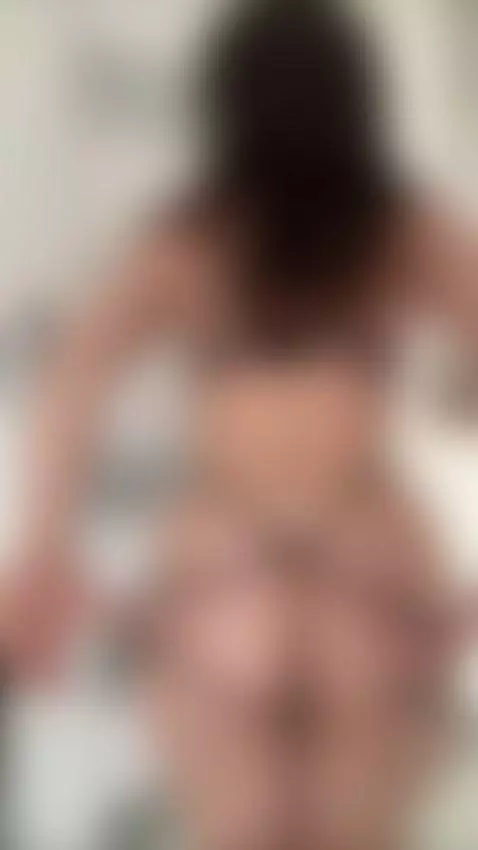 This is just a tease… OnlyFans in bio — subscribe to me 💦 by alinashy