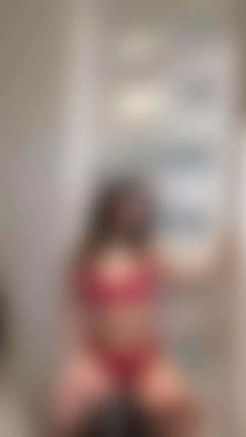 I’m all yours there — link in my profile 🫶 by alinashy