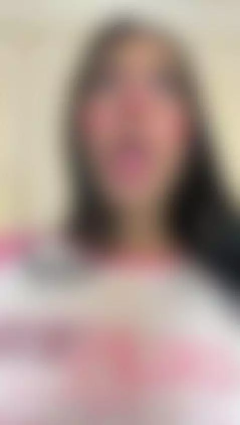 Do you wanna feel me wet tongue? 😋🌸🎀 by keisyycamer