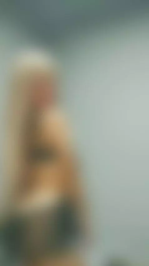 sexy rubia by monagreen