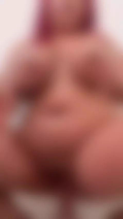 Do you dare to stay in the shower with me a little longer? 💦... by charlottemiillerr