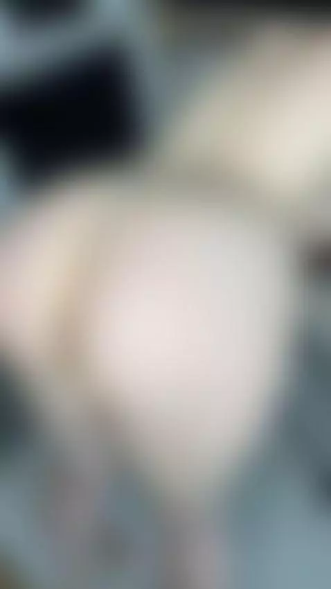 big ass bouncing by idgafprincesss