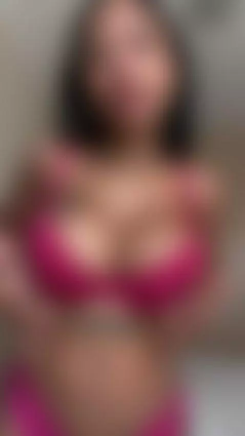 Hope I'm worthy for a lick by paulaxx