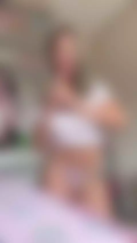 I can't help but spread my legs and get horny all the time by paulaxx