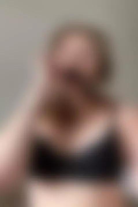 One look and you’re already hooked 💋👀 by ashleybambi