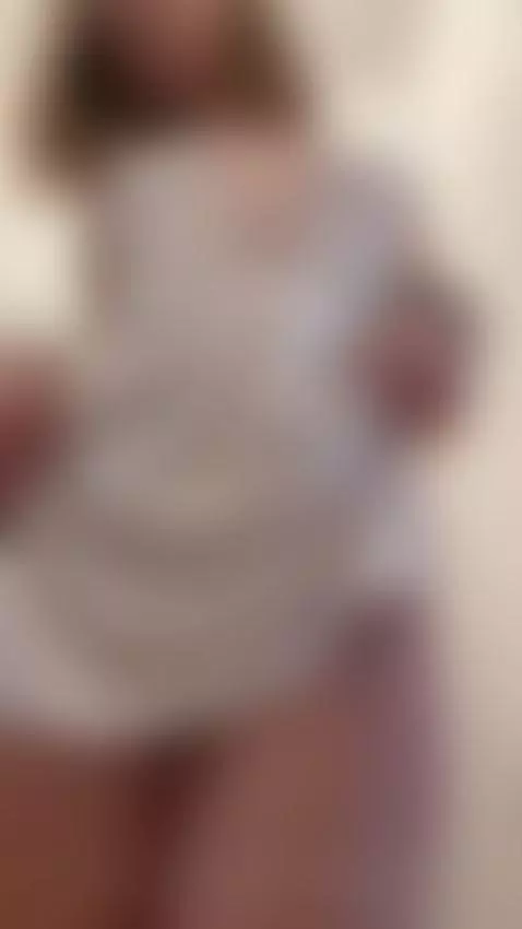 The air rests heavy against my chest 😈💧 by ashleybambi