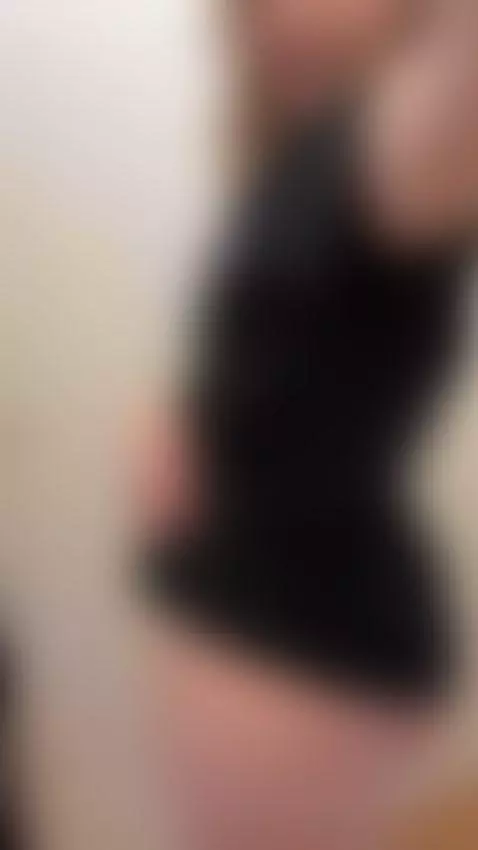 I just pressed record and let my body talk 🖤 by ashleybambi