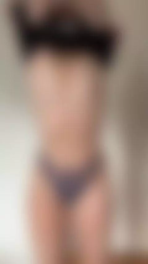 I melt deeper into the glow 💋💫 by ashleybambi