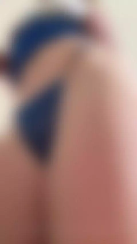 I moan just how you like it 😘🎧 by ashleybambi