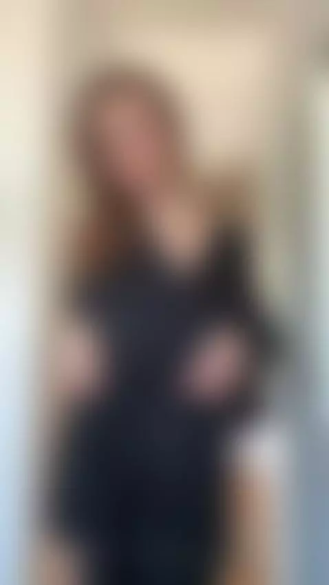 The light sits sweetly along my side 😏🔥 by ashleybambi