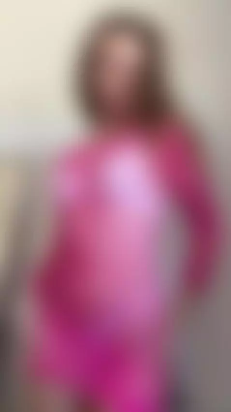 The glow floats along my collarbone 💦🩶 by ashleybambi