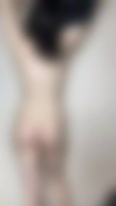 The light deepens across my stomach 💦🩶 by marim00n