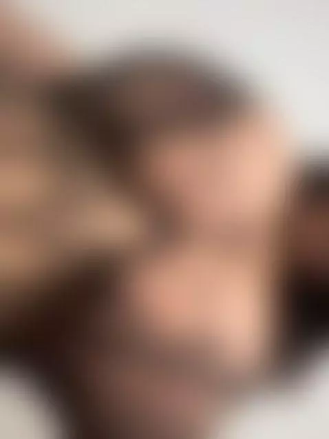 entra ami link y juega conmigo 2:pm  colombia 
https://chatu... by emilyyvv