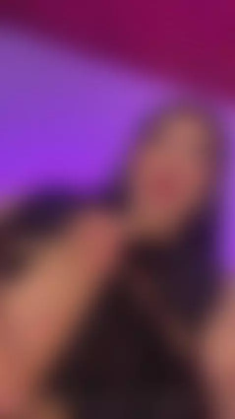 Hmmmm I’m so alone, wanna help this latina baby? by nia-moon