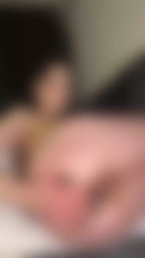 Can you guess what’s under the sheets? 👀 by lustyloona