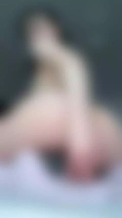 The air curves around my breath lightly 😈💧 by lustyloona