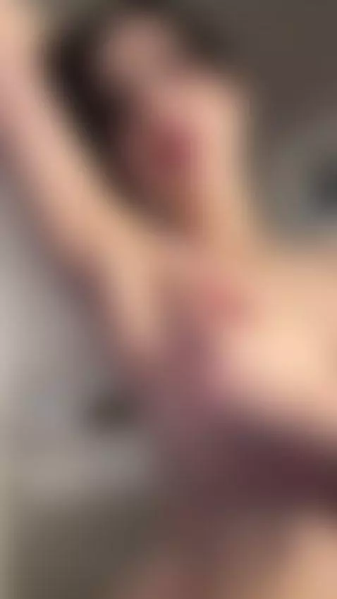 My lips want more than your attention 🫦 by lustyloona