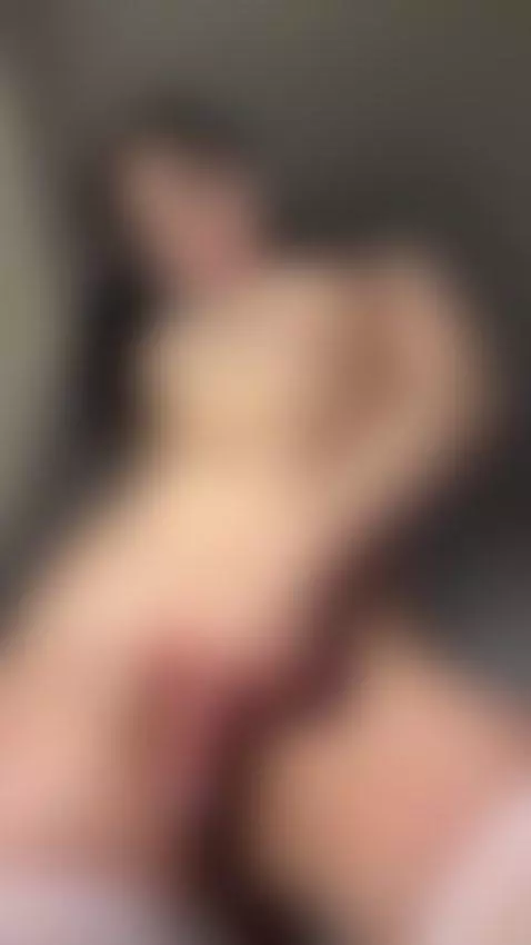 I sway as if wrapped in golden stillness 💋🩶 by lustyloona