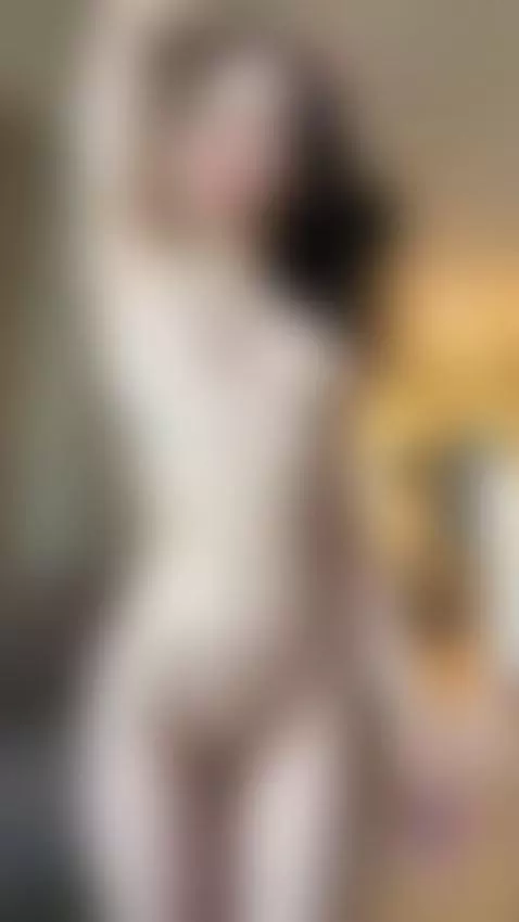 I move like heat is stitched into my body 😈💋 by lustyloona