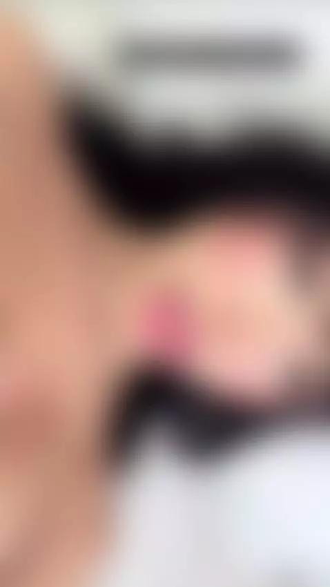 Let me be your favorite distraction tonight, come join my ro... by auroraa-x1