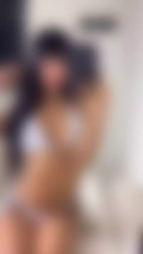 Don't let tonight slip away, come fulfill your fantasies wit... by auroraa-x1