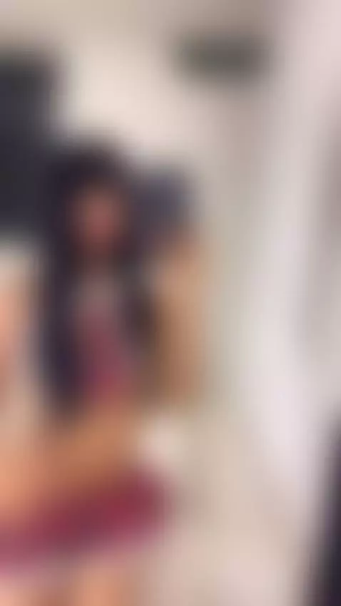 Come join my room now! Let me be your favorite dream. by auroraa-x1