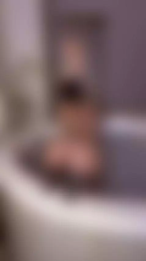 pussy was soaked in the tub 💦 by starmikimars