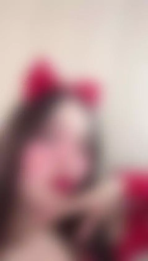 A video with lots of kisses for you by miajacksonn1