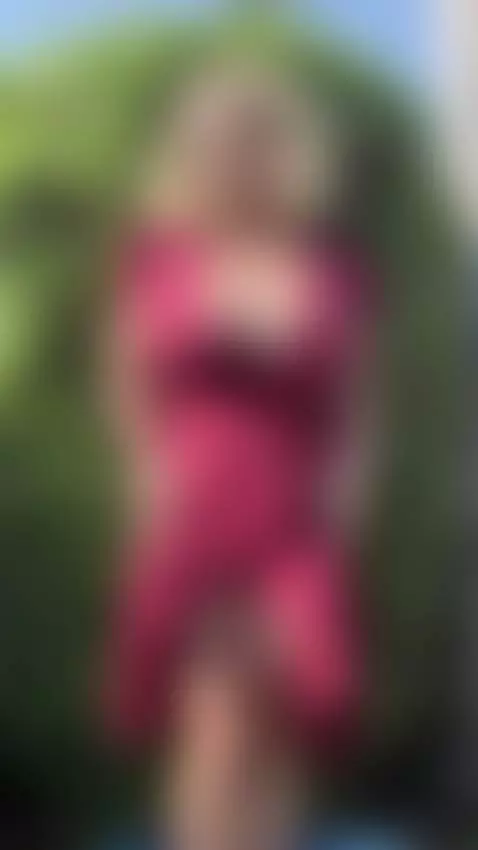 One glance and a grin - that’s all it takes 😈 by hollygarner