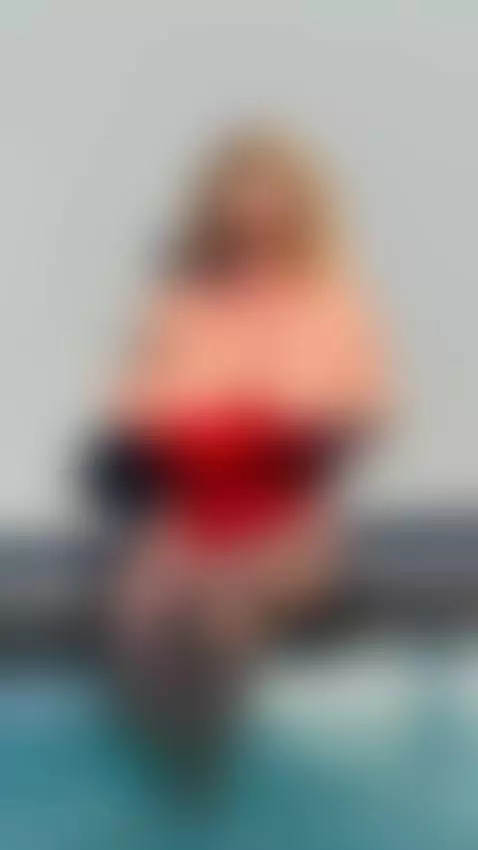 Am I doing it like you pictured in your imagination? 🔥 by hollygarner