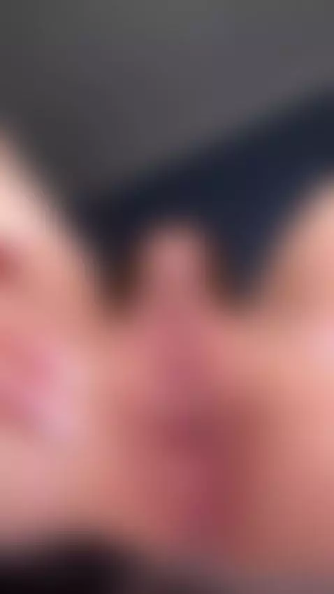 Curvy girl sweet pussy lips so plump & pink they beg to be k... by danamellow