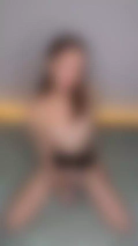 This hottie slut wants to be your little whore by princesskiss