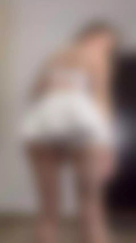 Pretty girl next to you, what more do you need by princesskiss