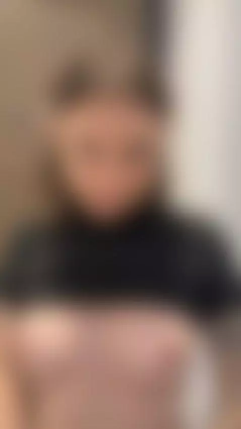 I like to use my little tongue on you by princesskiss