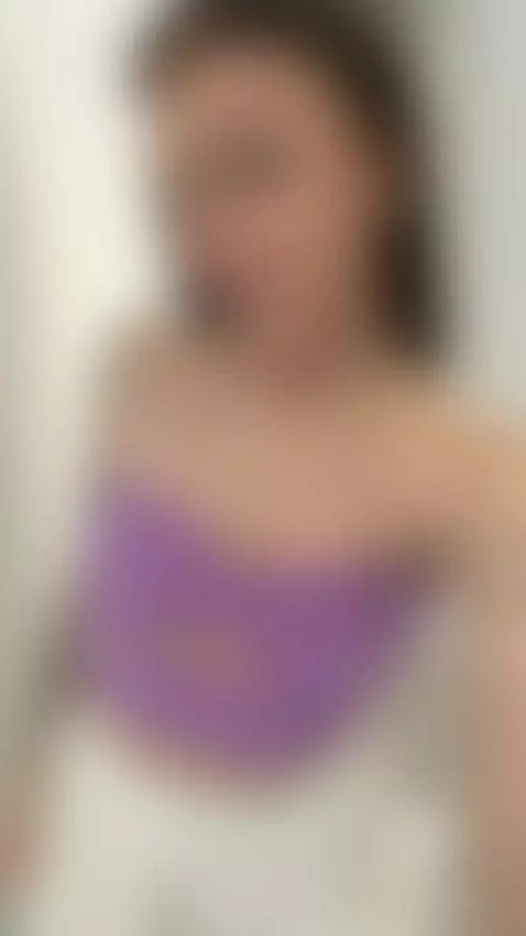 I'm alone at home, my pussy is all yours by princesskiss