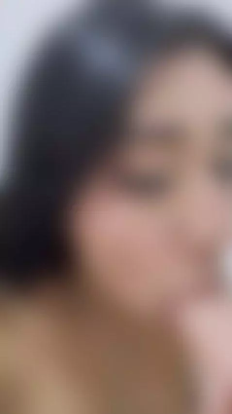 bien adentro en mi garganta se siente rico 🤭 by sarajonesx