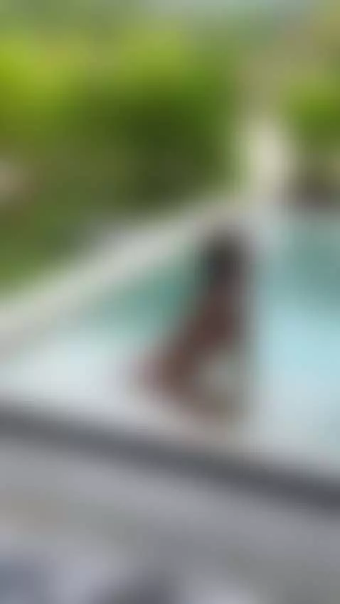 Should I ignore it… or pretend I don’t see? 🫧 by clemenceaudiard