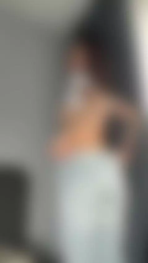 I’d be so thankful if you subscribed to my OnlyFans 🫶 by emiiiaaa