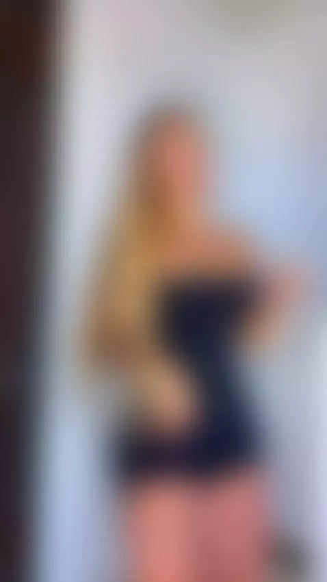 If my content makes you smile, please support my OnlyFans 💞 by emiiiaaa