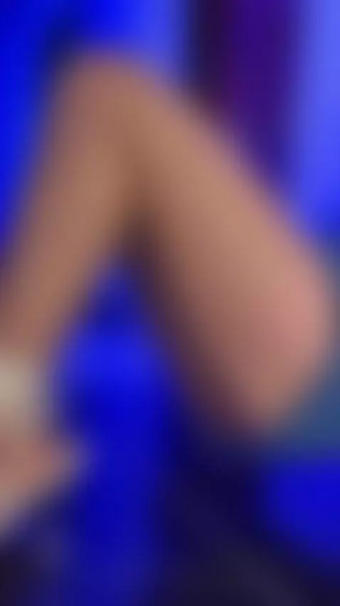 Follow Me 💙 by mariacaa