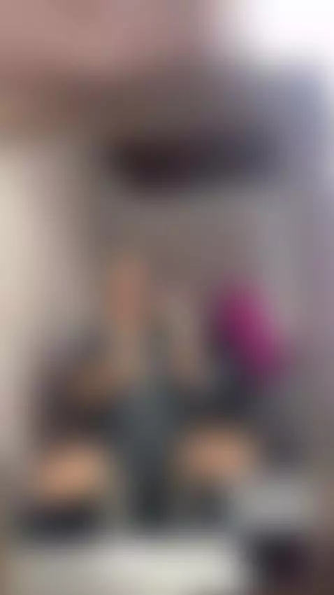 How do I look in gym clothes? by mariacaa