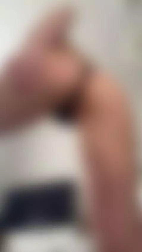 I don't play a role.
I live on OnlyFans by namikoo