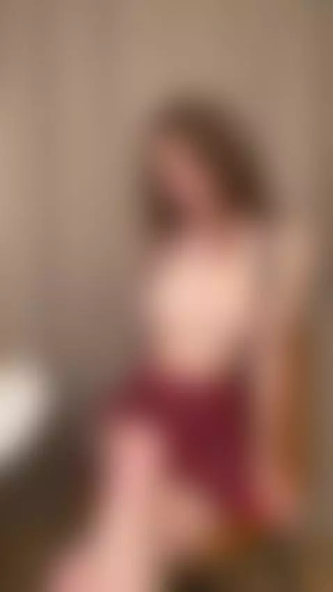 Just a slut who want to play by lysabliss