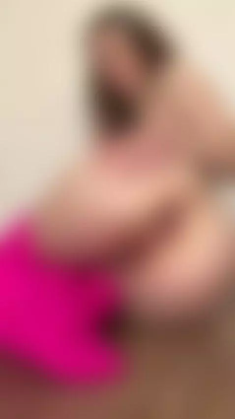 I want to feel your hard cock caressing my skin by lysabliss