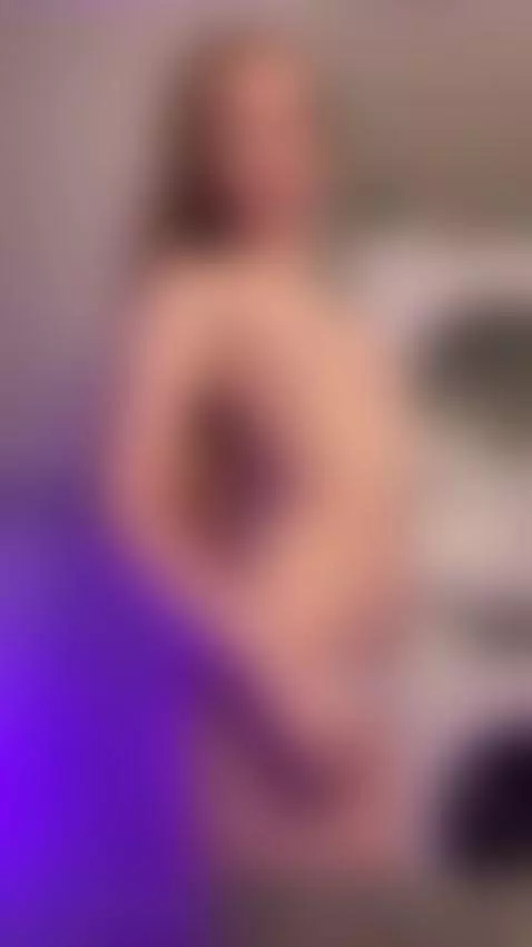 Small tits big ass anal slut riding reverse cowgirl deep 😈 S... by mirraglow