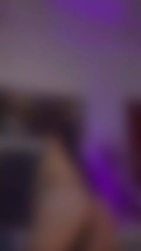 Come to my room to play.🍑 by valeriablythe