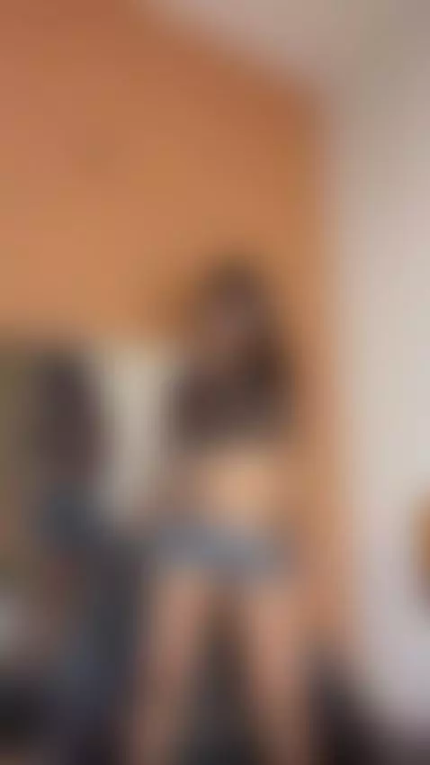 Don’t blink… 🍑✨ by vaialowelll