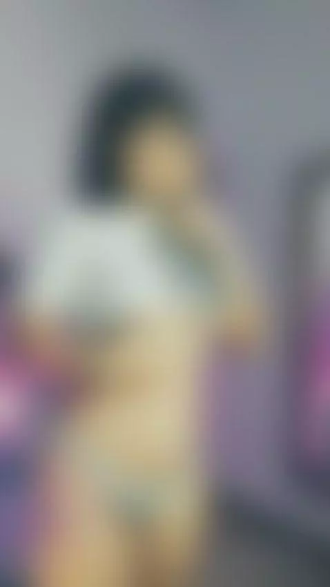 Helloooo?! 
hellooo🥰😈 by samanthawalkerr