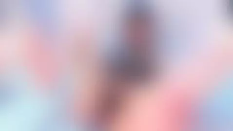Submissive doll open and waiting for your cock 🍑💦 by calioperoux