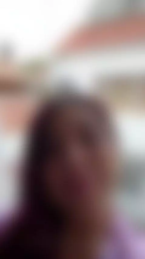 I love to be seen by my neighbors! by emilyborch